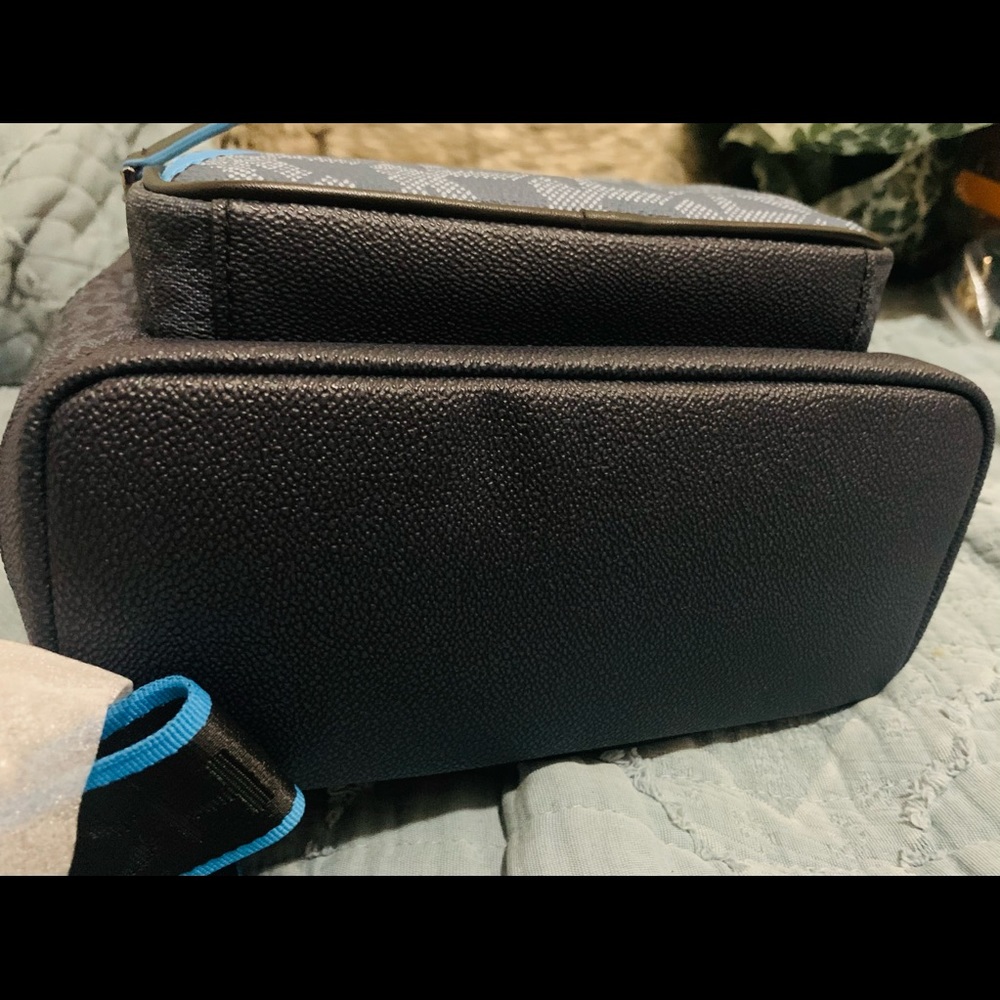 MK MEN COOPER COMMUTER SLINGPACK - Picture 3 of 10